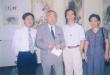 1998年于台北与著名画家欧豪年先生、潘襎等在展览会上